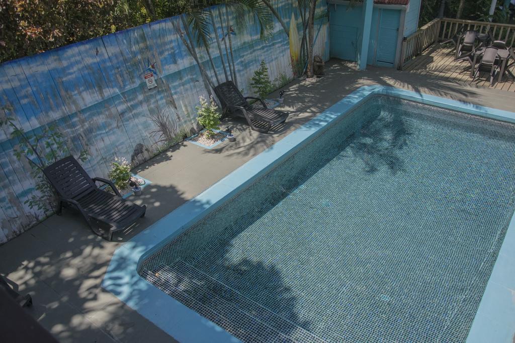 Pelican Beachfront Hotel 埃斯特里略埃斯特 外观 照片