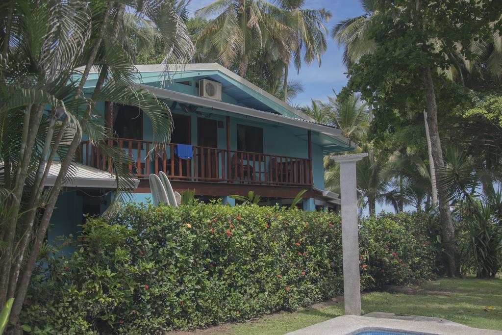 Pelican Beachfront Hotel 埃斯特里略埃斯特 外观 照片