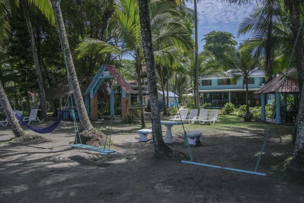 Pelican Beachfront Hotel 埃斯特里略埃斯特 外观 照片