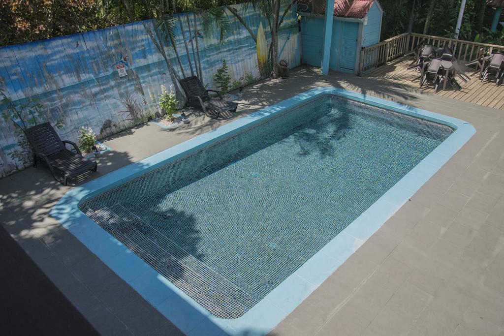 Pelican Beachfront Hotel 埃斯特里略埃斯特 外观 照片